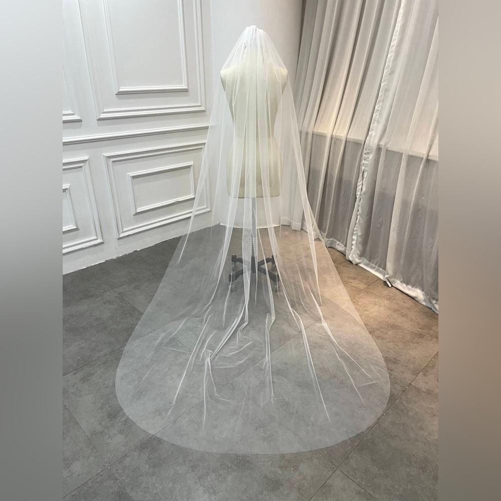 Simple Single Layer Chapel Length Veil - image 1